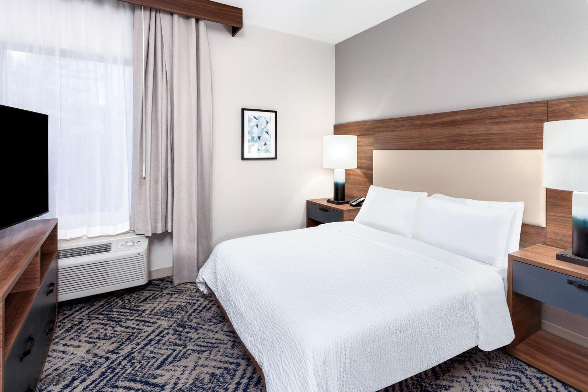 Candlewood North, An Ihg